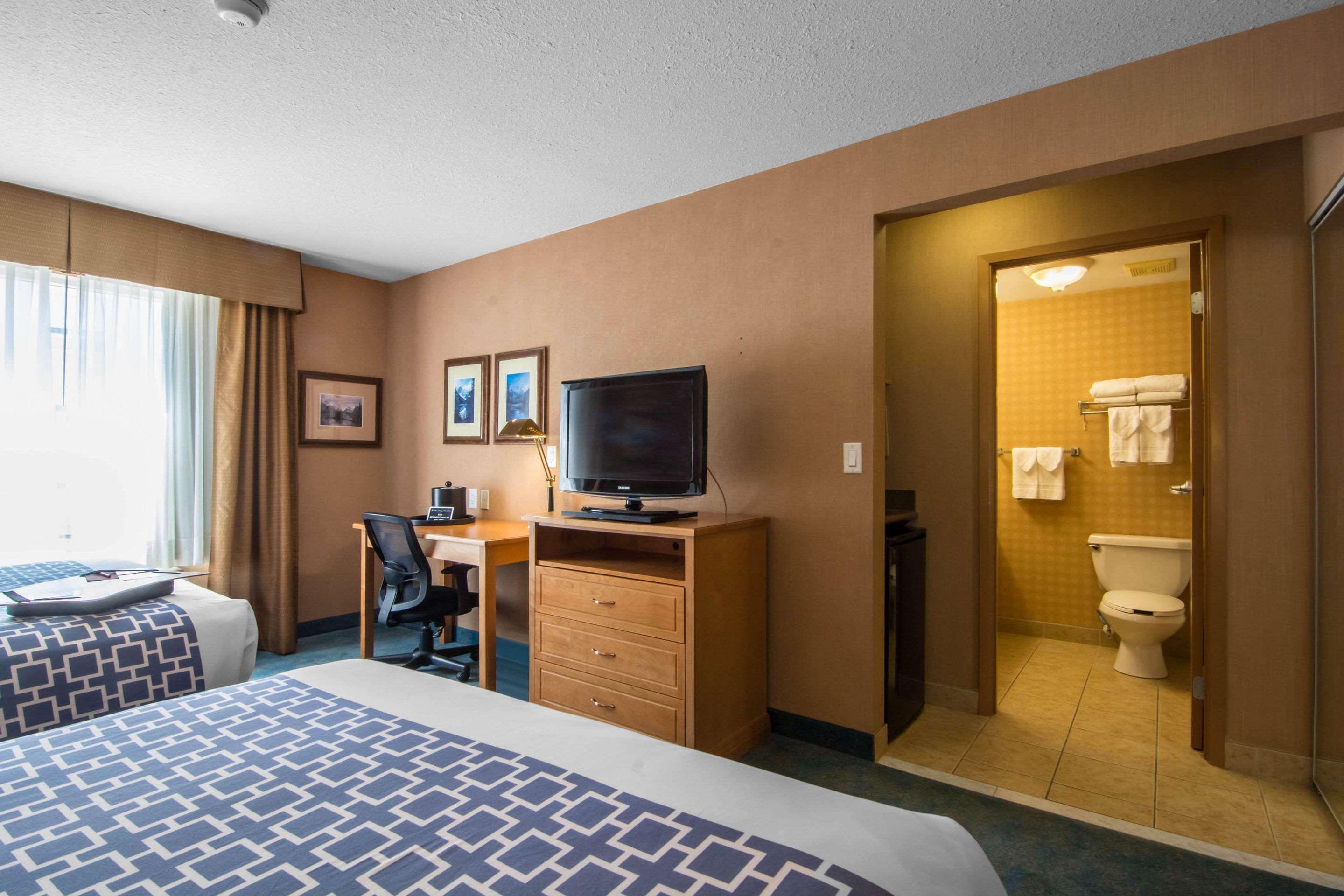 Econo Lodge Inn&Suites University YYC Esterno foto
