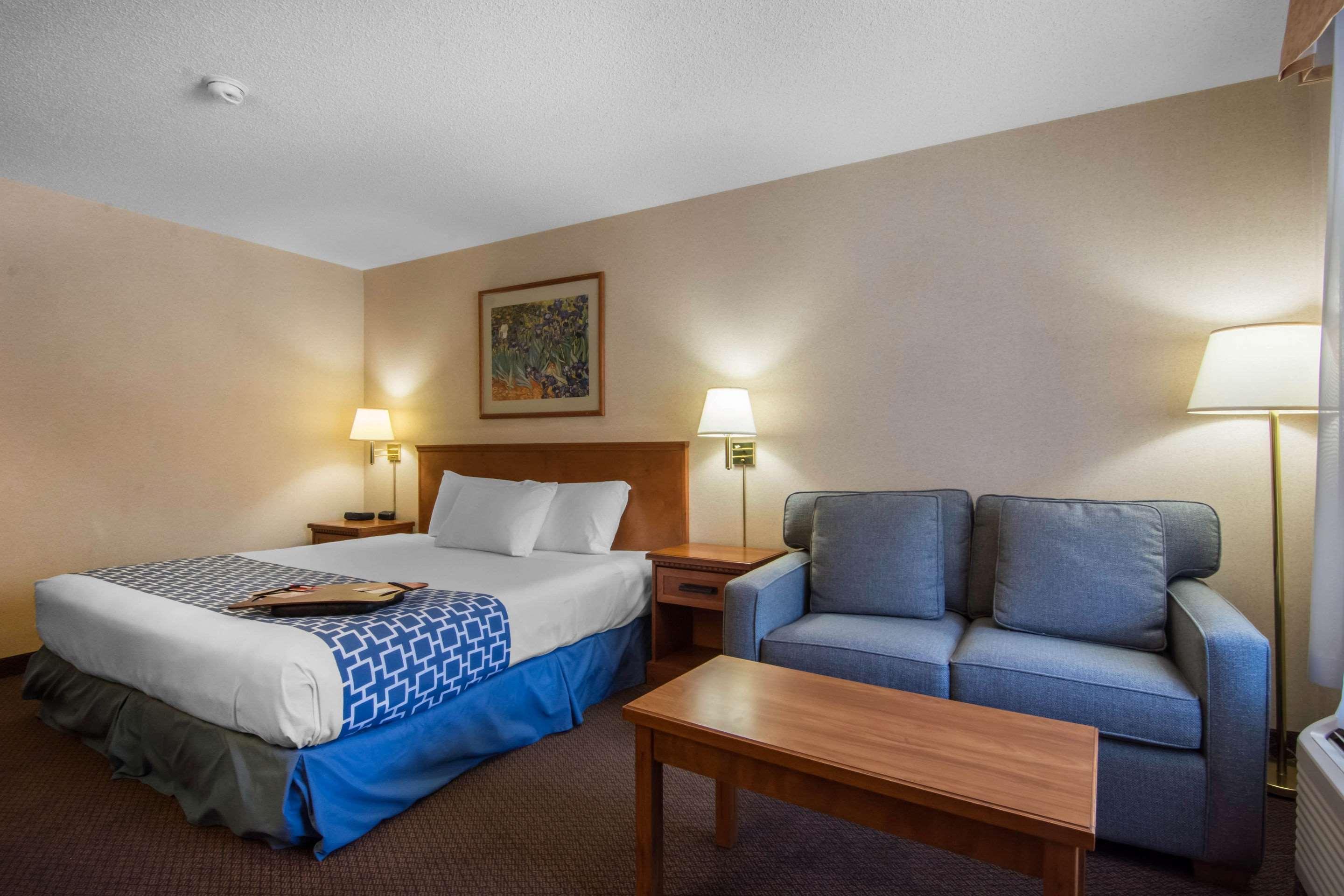 Econo Lodge Inn&Suites University YYC Esterno foto