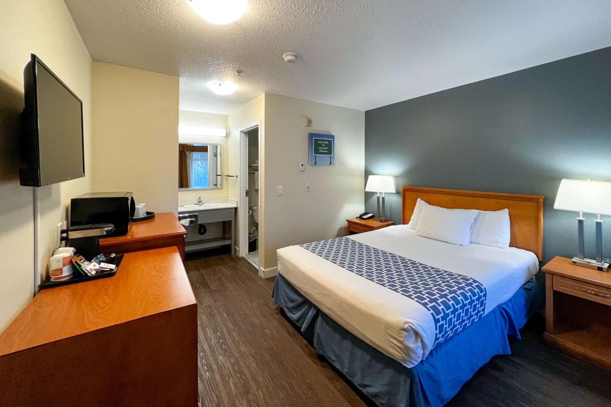 Econo Lodge Inn&Suites University YYC Esterno foto