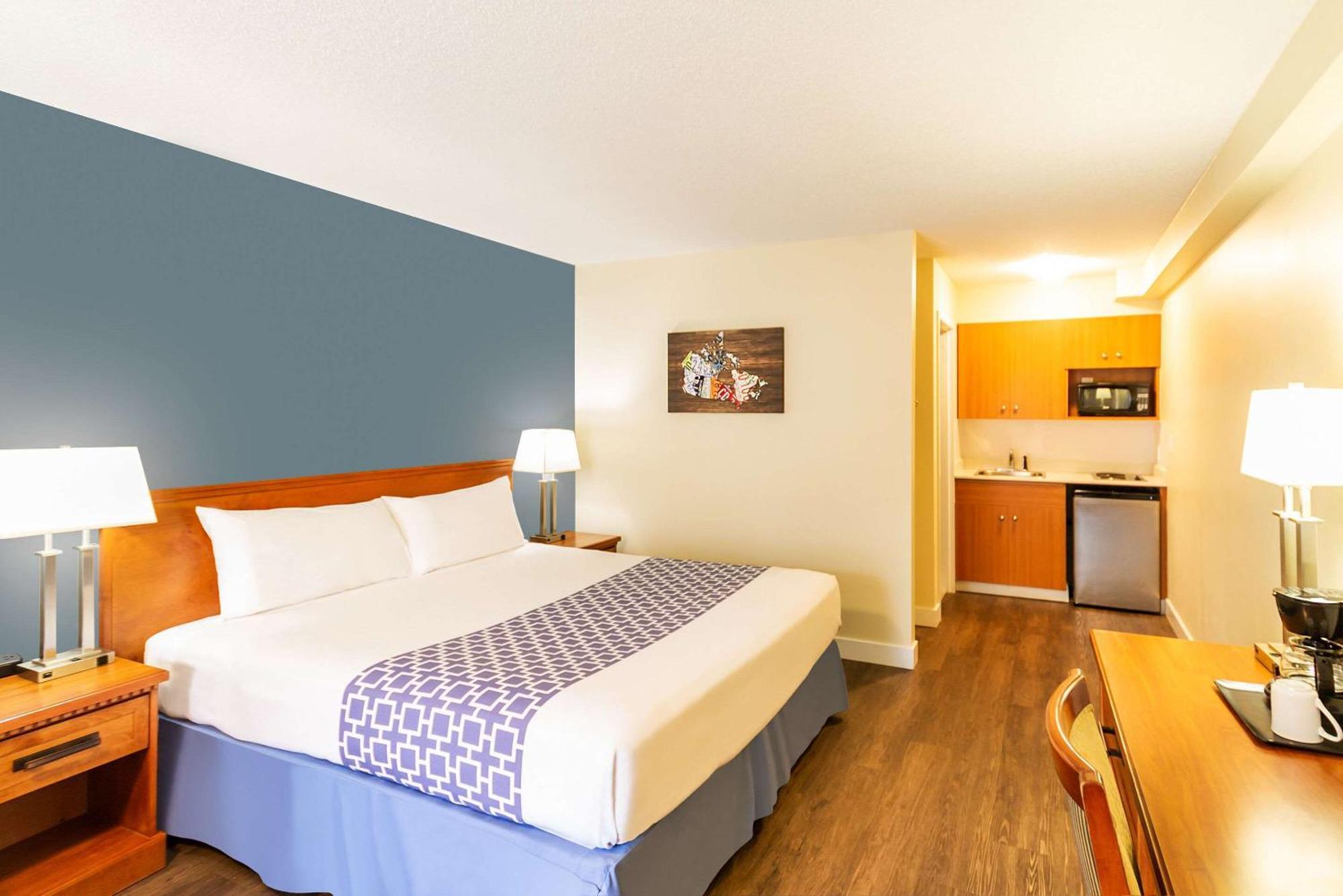 Econo Lodge Inn&Suites University YYC Esterno foto
