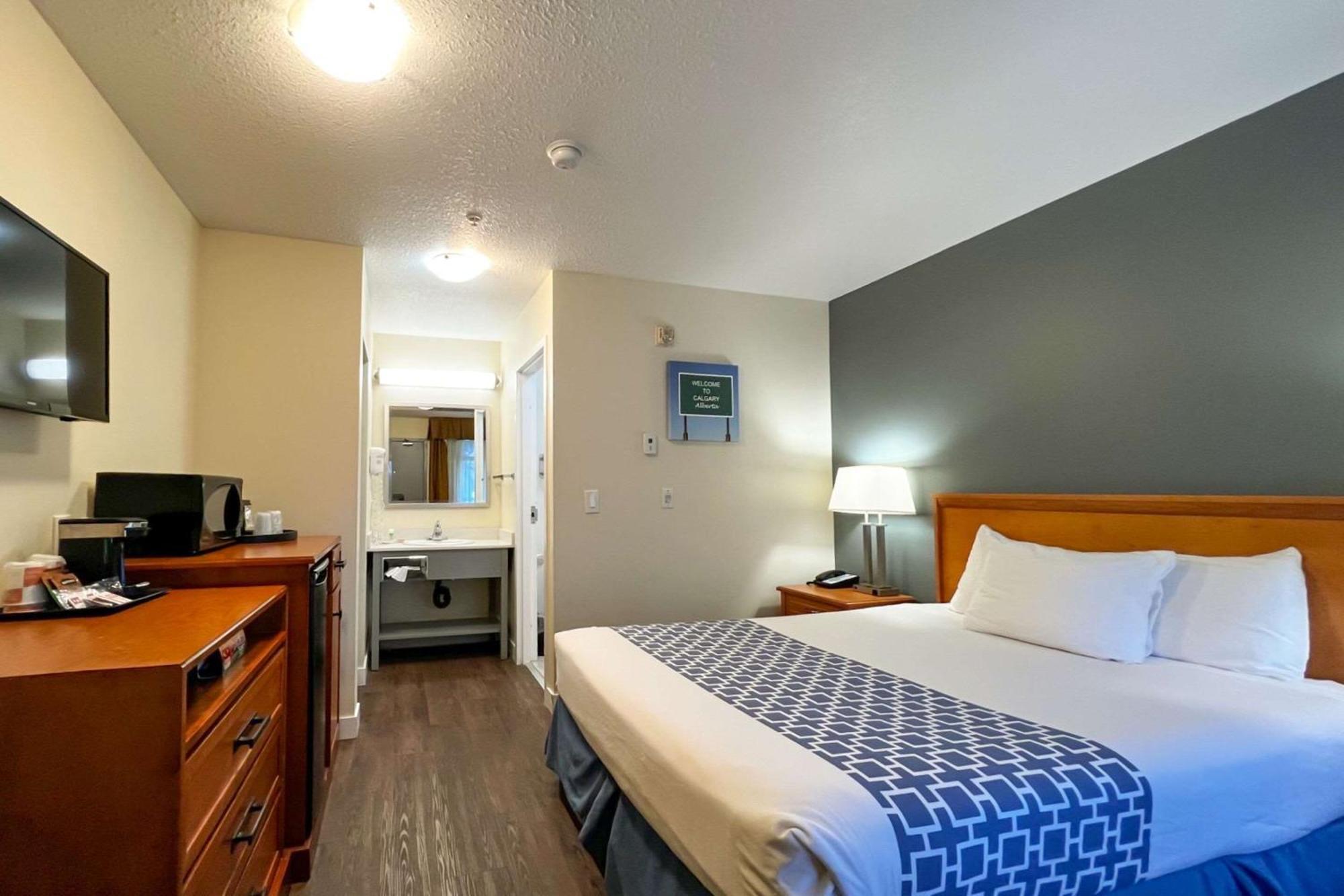 Econo Lodge Inn&Suites University YYC Esterno foto