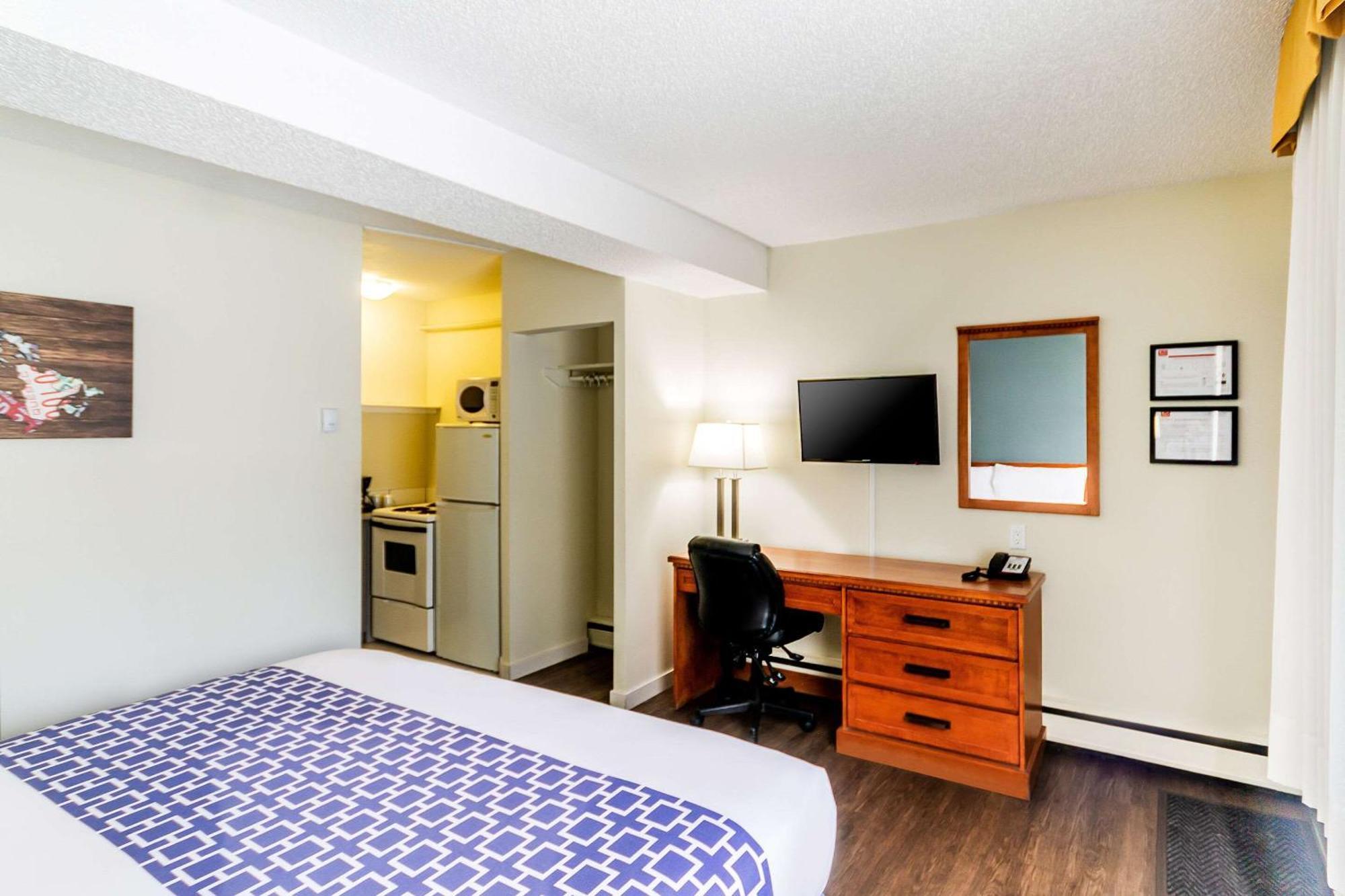 Econo Lodge Inn&Suites University YYC Esterno foto