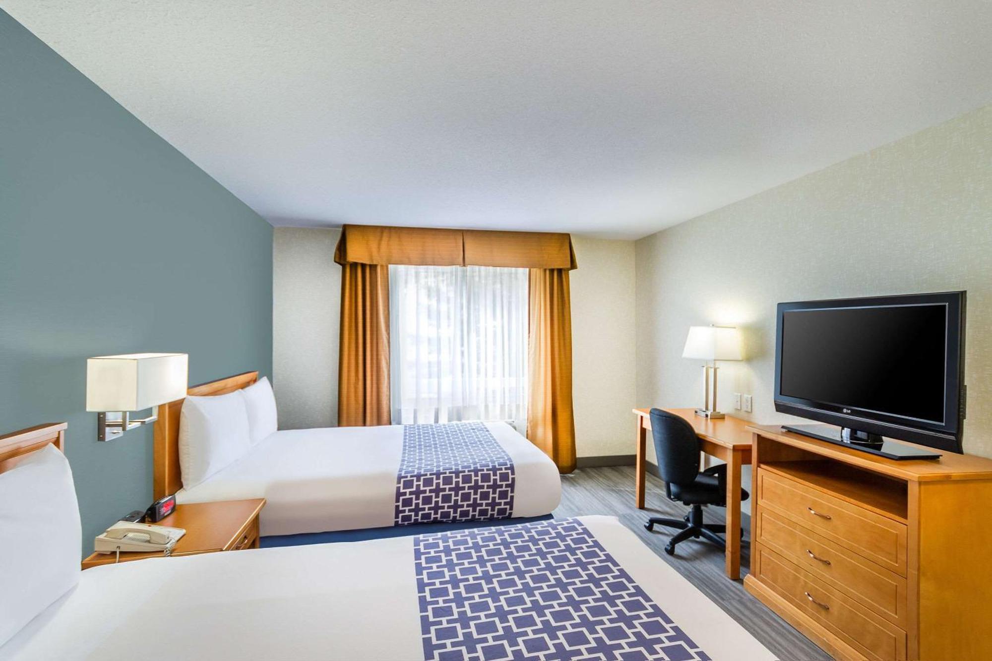 Econo Lodge Inn&Suites University YYC Esterno foto