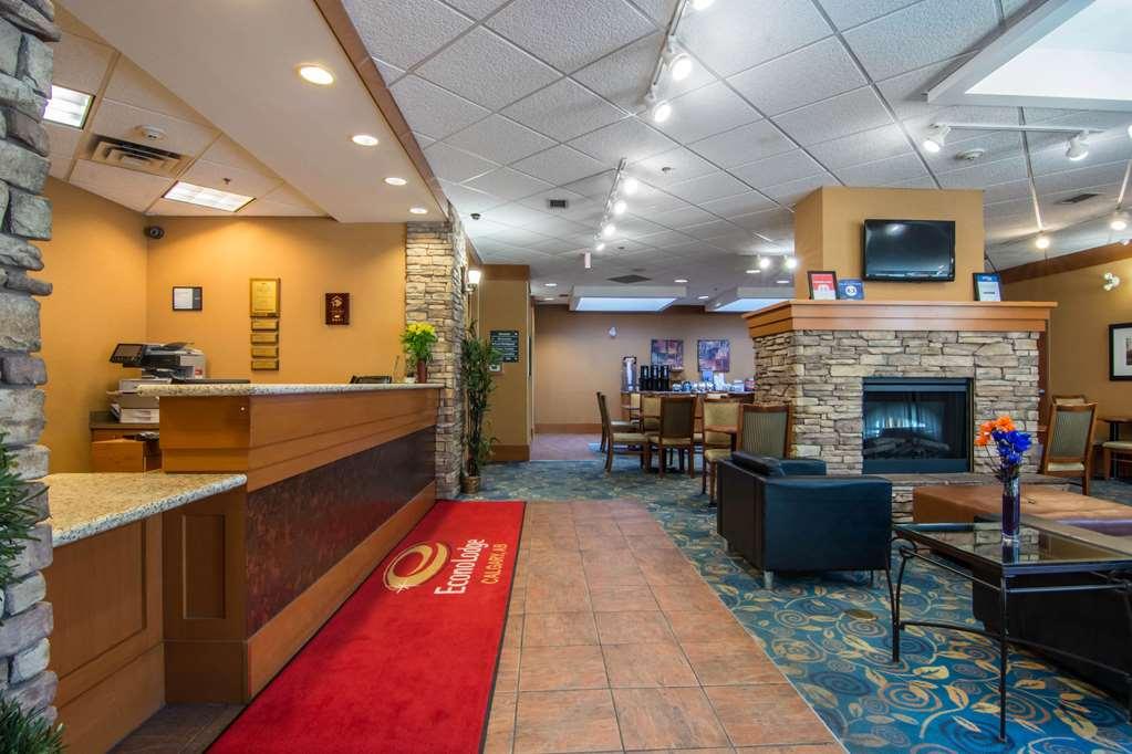 Econo Lodge Inn&Suites University YYC Interno foto