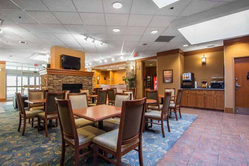 Econo Lodge Inn&Suites University YYC Interno foto